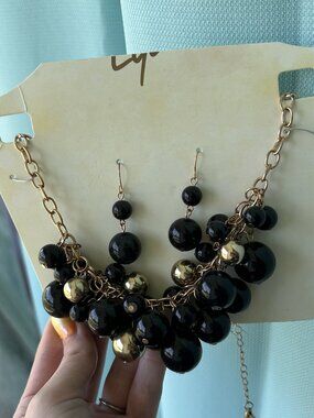 NWT Erica Lyons Black & Gold Bubble Cluster Statement Necklace Earring Set